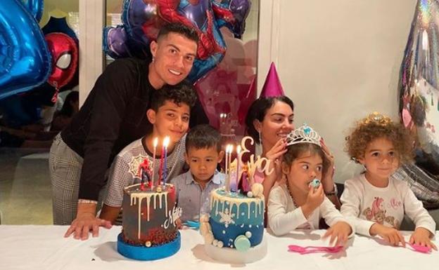 Cristiano Ronaldo y Georgina Rodríguez celebran el cuarto cumpleaños de sus mellizos