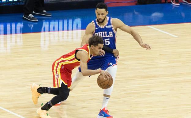 Los Hawks se desinflan ante los Sixers