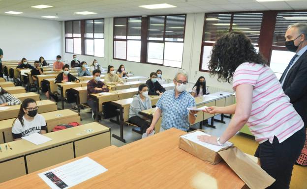 Los alumnos de la EBAU reciben la máxima nota en Inglés por un error en la prueba