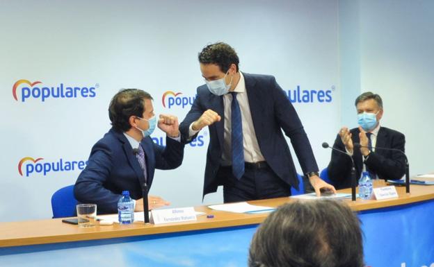 El vuelco en las encuestas facilita la renovación del PP en Castilla y León