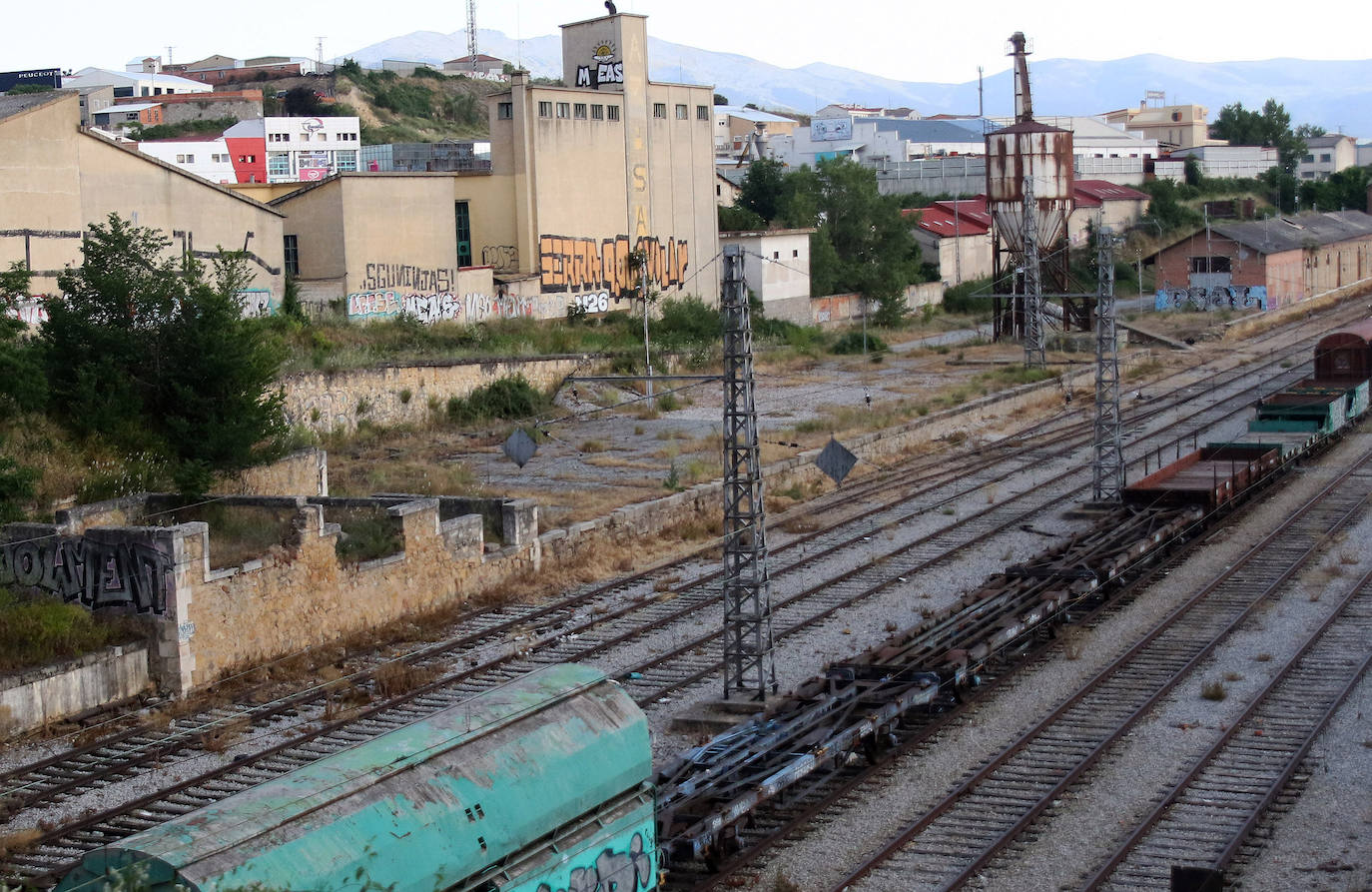 Adif asumiría los 1,7 millones de euros de retirar las vías para la construcción de la nueva estación de autobuses