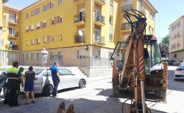 Una avería deja sin agua a los vecinos de las calles de la Dehesa y General Santiago