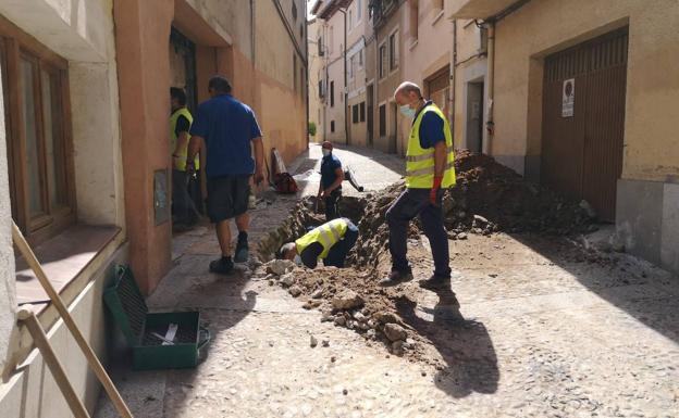 Una tercera avería en tres días inunda una guardería y obliga a cortar el agua en la calle Alfareros