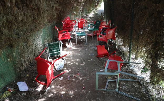 La cafetería de Isla Dos Aguas de Palencia clama contra los botellones