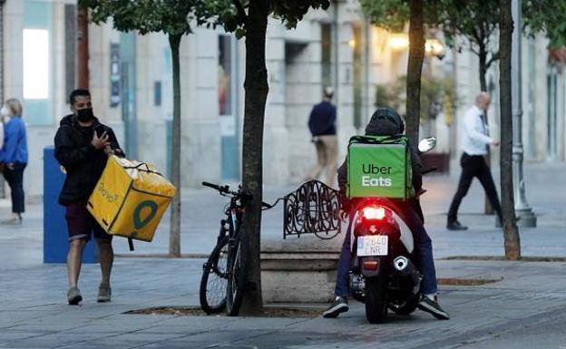 La comida a domicilio, de moda en Valladolid: 2.400 negocios incorporan el teleservicio