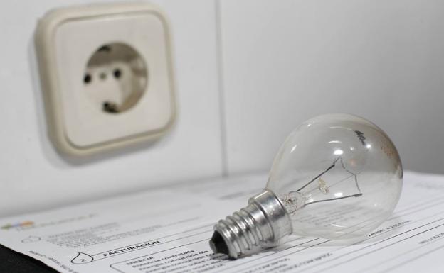 ¿Pones la lavadora de madrugada para ahorrar en el recibo de la luz? Quizá no te haga falta