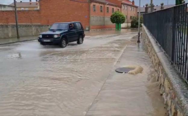 Vídeo: el granizo sorprende a los vecinos de Villanubla