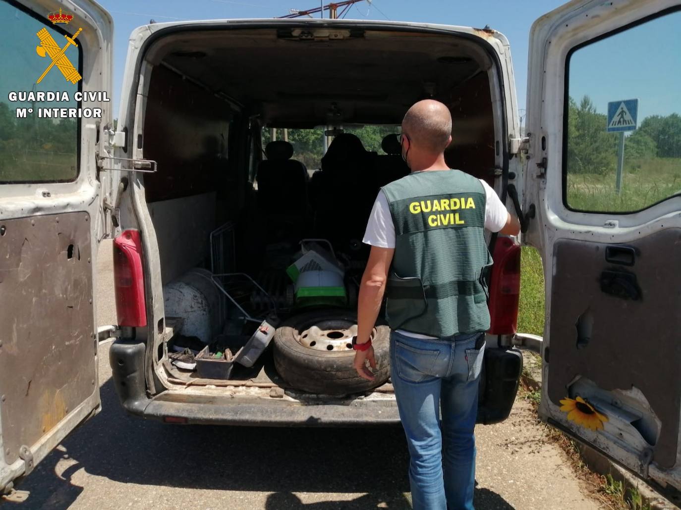 Detenidos por robar 350 kilos de baterías de coches, cable de cobre y radiadores en Guardo