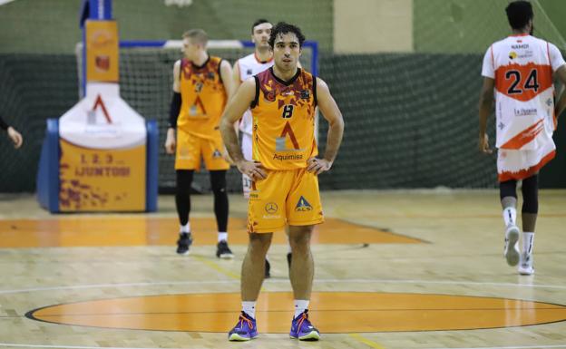 El base salmantino Arturo Cruz anuncia su retirada del baloncesto
