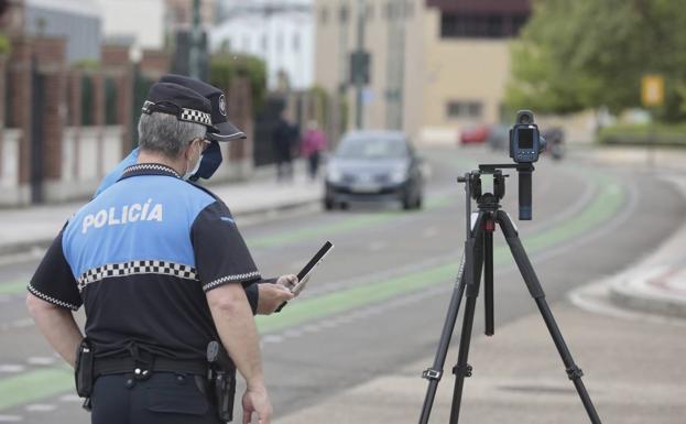 Los radares multan a tres conductores cada día en las calles limitadas a 30 por hora en Valladolid