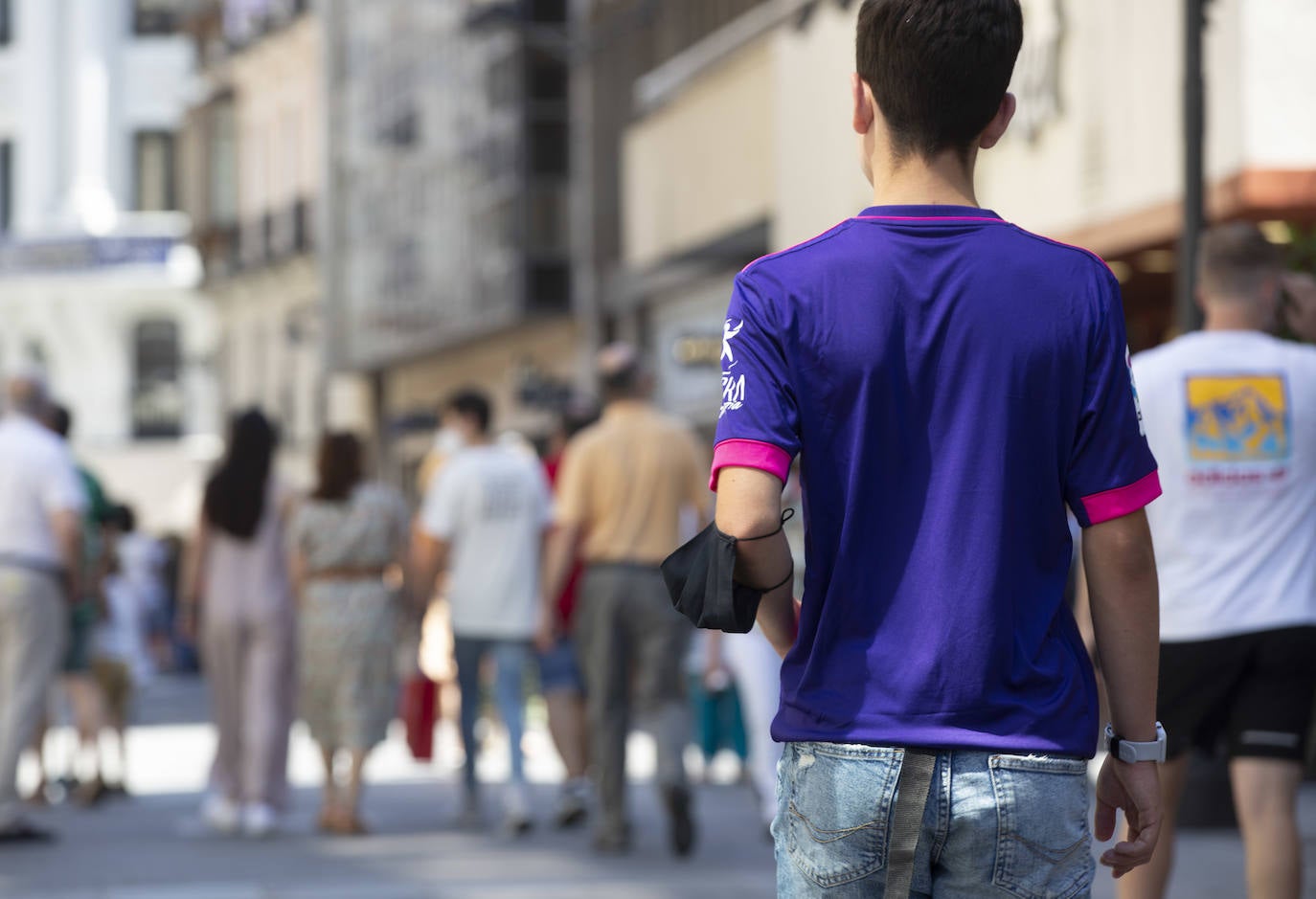 Valladolid vive su primer día sin la obligación de llevar mascarilla al aire libre