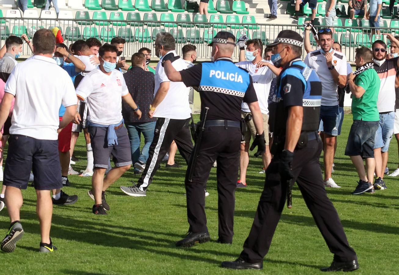 Intervención policial al término del encuentro entre Unami y Ciudad Rodrigo