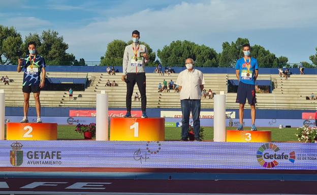 Mario García Romo, bronce en el 1.500 del Nacional Absoluto, mientras Álvaro de Arriba y Lorena Martín fueron cuartos en 800