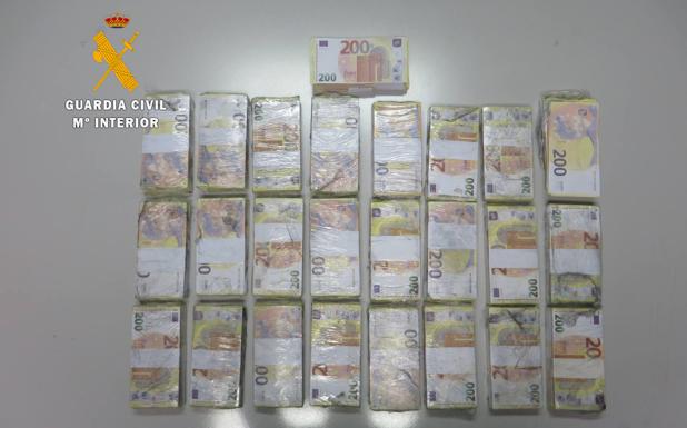 La Guardia Civil rastrea el origen de un millón de euros en billetes falsos hallado en Salamanca