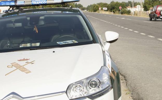 Detenido un hombre en Almazán por llevar cargada un arma en su coche