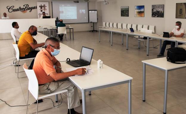 Casi un centenar de socios de Cuatro Rayas celebran de nuevo la asamblea anual de forma telemática