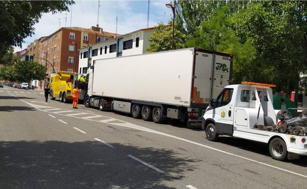 Positivo en cocaína un camionero que paró su vehículo en medio de una calle de Valladolid
