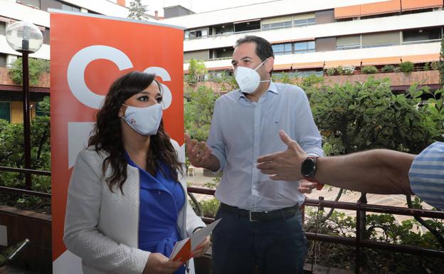 Villarroel defiende en Palencia el papel de los autónomos y lamenta «la dejadez de Sánchez»