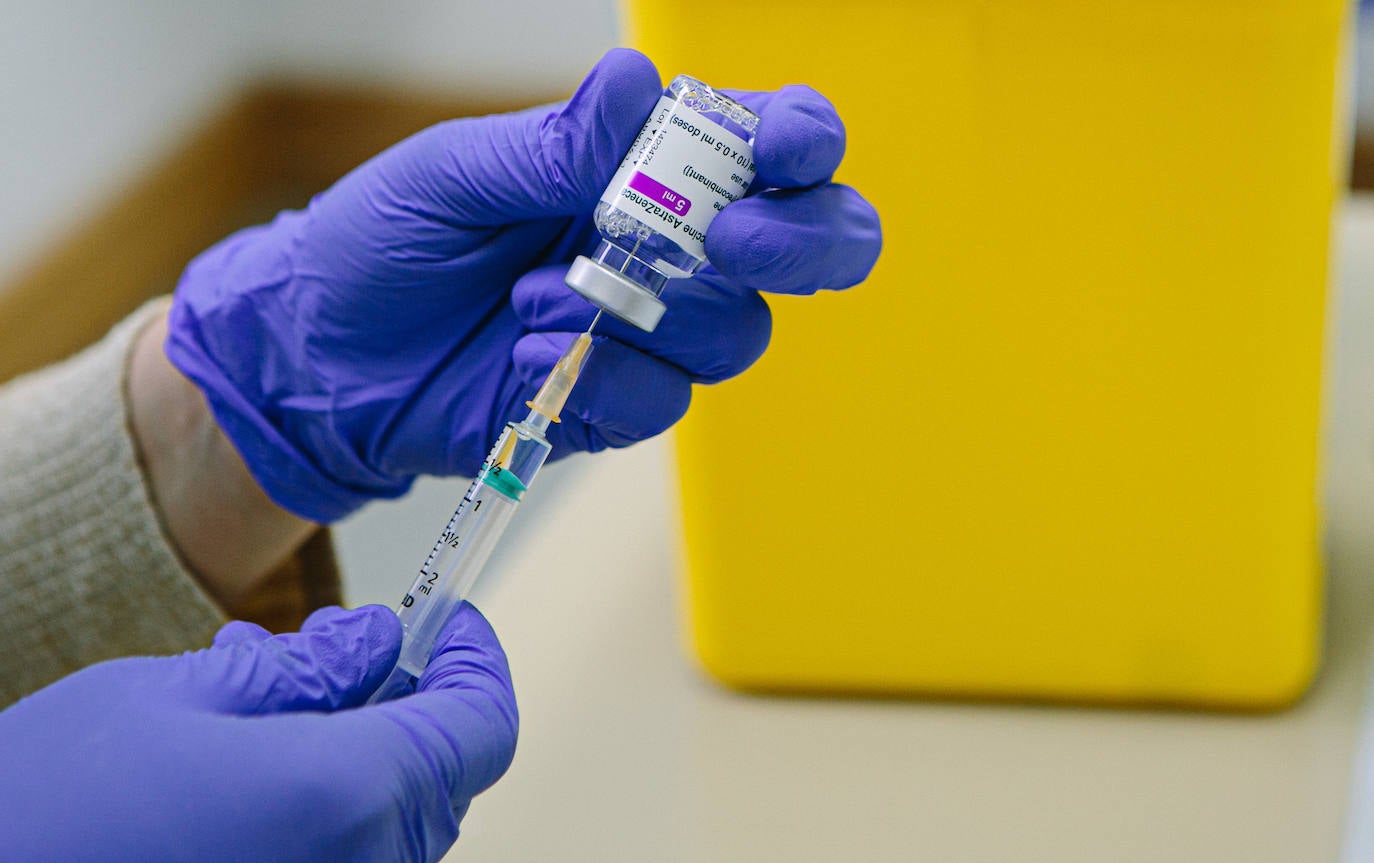 Castilla y León recibe esta semana 107.800 dosis de vacunas, casi tres veces menos que hace siete días