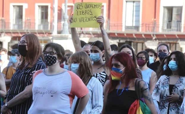 Una concentración clama justicia para Samuel, el joven asesinado en La Coruña