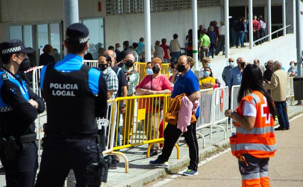 La Junta vacunará con segundas dosis de AstraZeneca el jueves en Béjar y el sábado en Salamanca