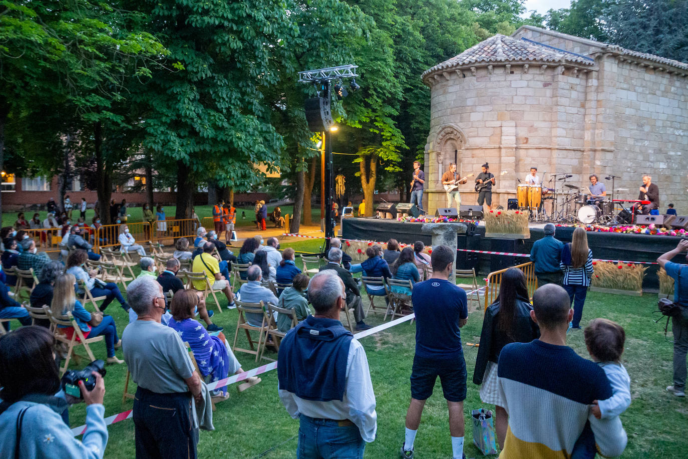 Afro Social Club devuelve la música a la Huerta de Guadián de Palencia