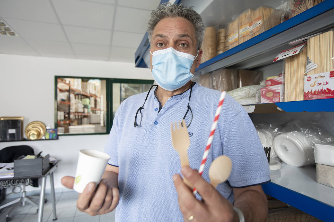 Valladolid inicia su adiós a los vasos y platos de plástico con opciones más ecológicas en el mercado