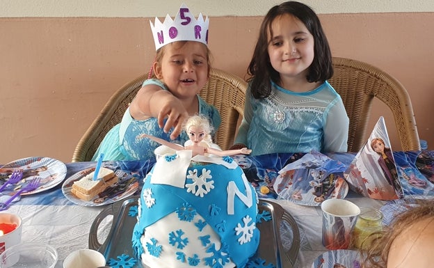 Bizcocho y fondant para triunfar con una tarta infantil