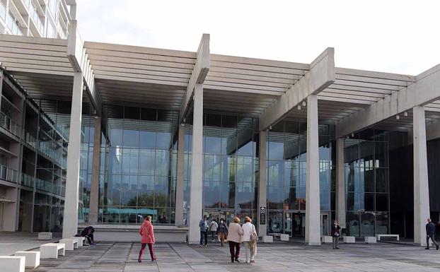 La quinta ola desborda el hospital de Burgos, con cuatro plantas covid y Urgencias colapsadas