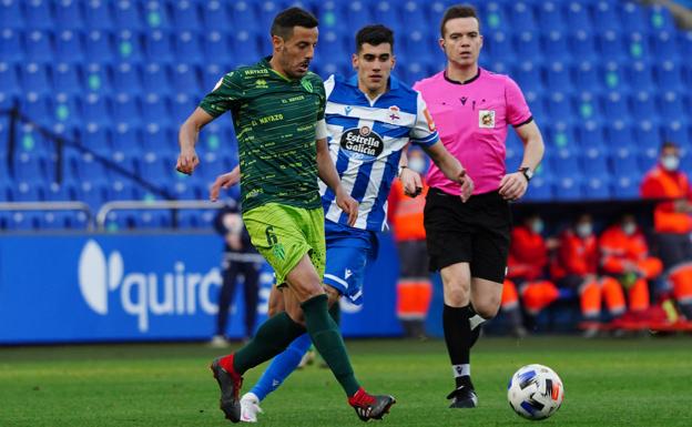 El veterano Carlos Rubén renueva para liderar desde la medular al CD Guijuelo en Tercera RFEF