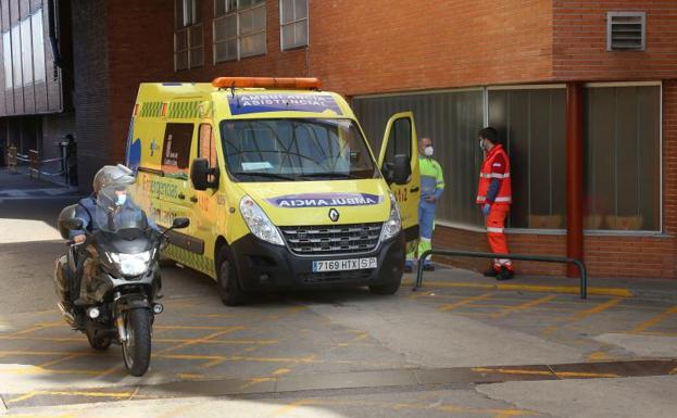 El vuelco de un camión provoca el corte de la A-6 en Villalpando en sentido La Coruña