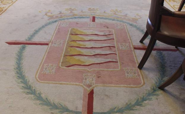 Óscar Puente da por zanjada la permanencia de la laureada y apunta que es un «símbolo estético»