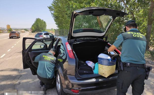 Detenidas dos personas por hurtos por el método del 'abrazo cariñoso' en Venta de Baños y Frómista