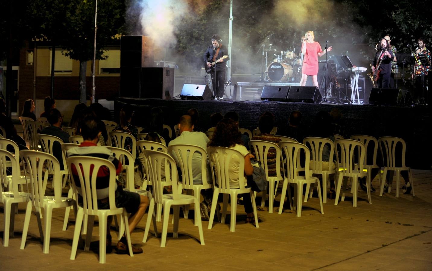 Concierto de Mrs Misery en la Plaza España de Santovenia de Pisuerga