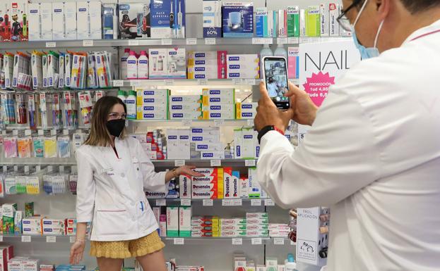 Una farmacia de Palencia ofrece consultas y consejos a través de las redes sociales