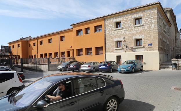 La residencia de Dueñas se somete este martes a un cribado para descartar más casos