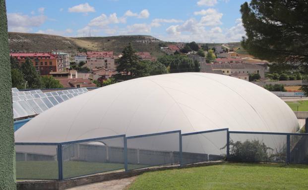 La cubierta de la piscina climatizada de Cuéllar tendrá forma de prisma