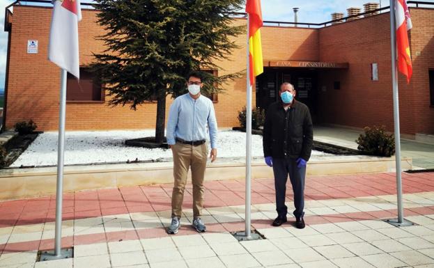 El Ayuntamiento de Carrascal acondiciona y cierra dos parcelas municipales en el polígono para evitar la acumulación de residuos