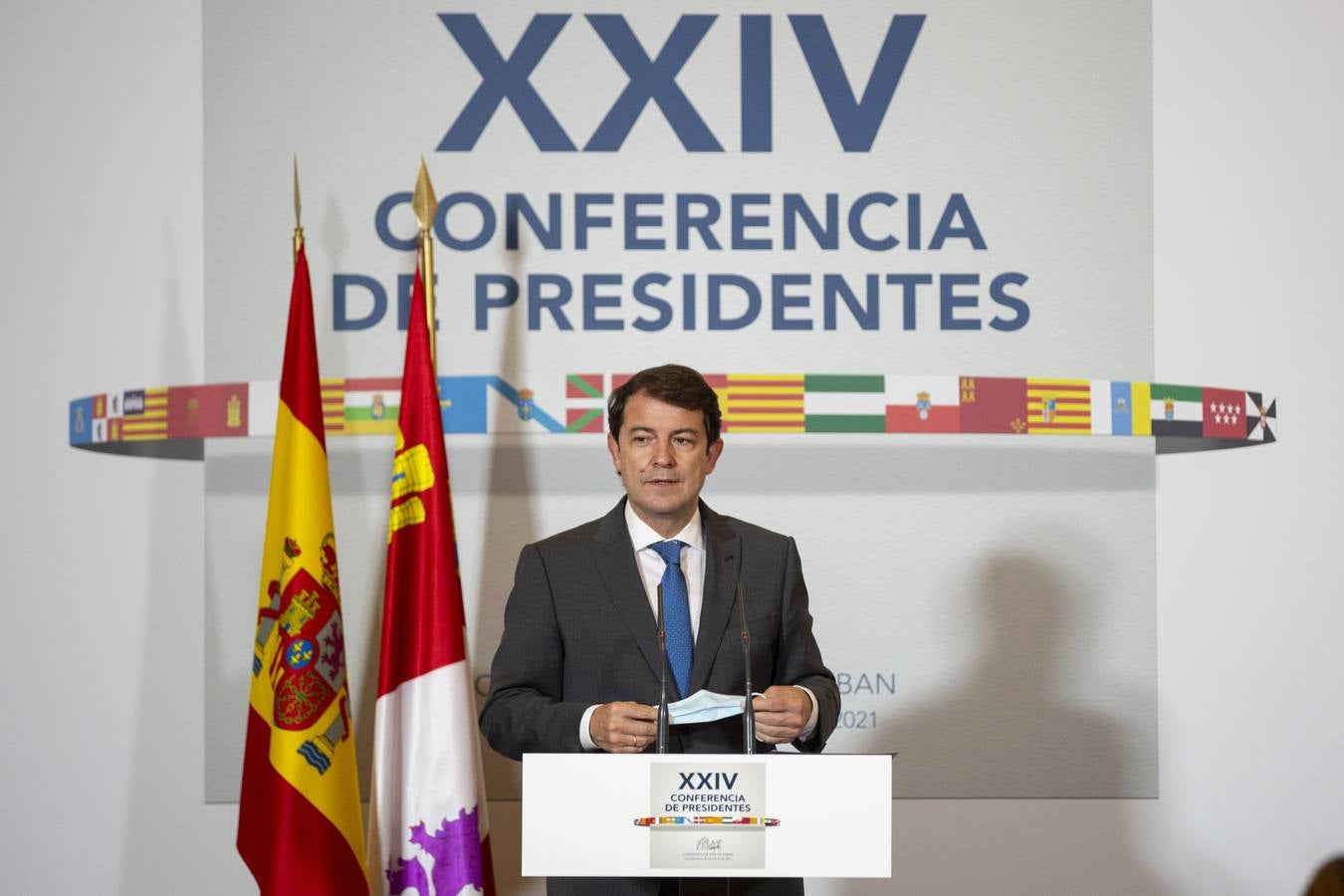 La conferencia de los presidentes autonómicos en Salamanca, en imágenes