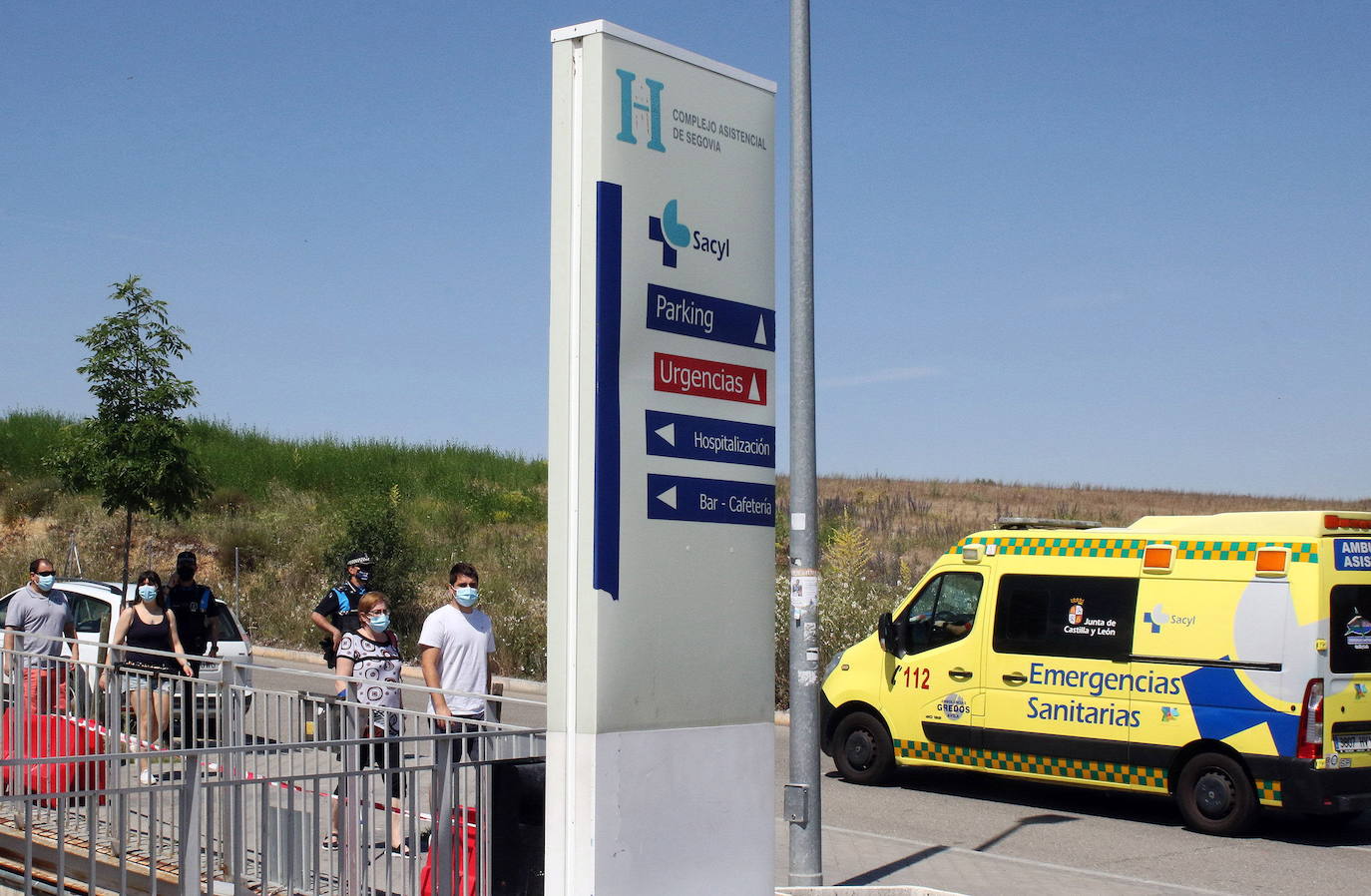 Tres nuevas altas reducen a 16 los pacientes con covid en el hospital