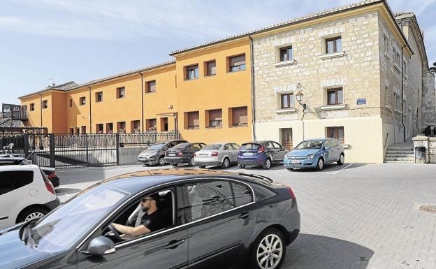 La residencia de Dueñas suma ya cinco muertes de ancianos vacunados