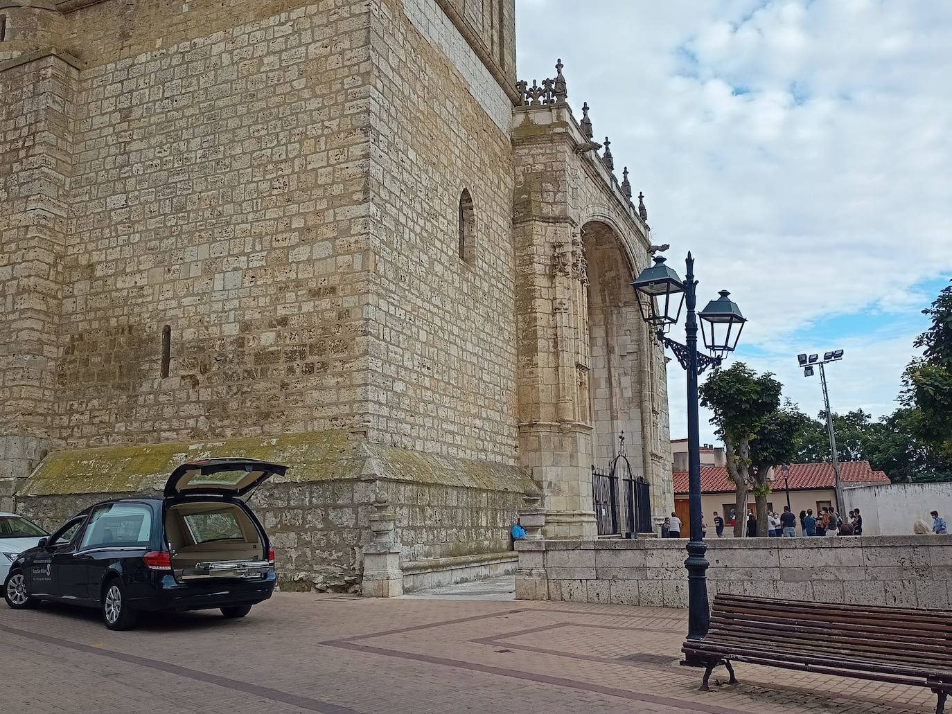 La séptima muerte por covid en la residencia de Dueñas eleva la preocupación