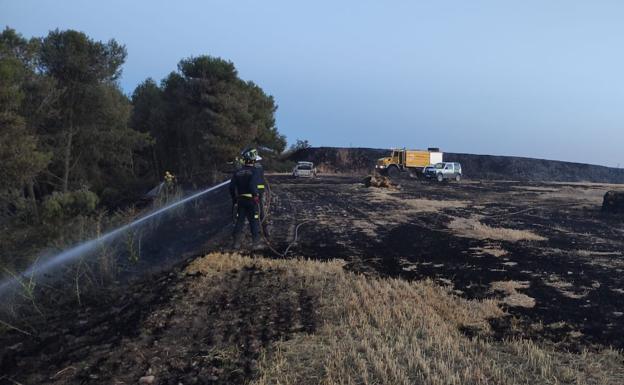 La banda del BMW quema otro coche robado en Ciguñuela y causa el cuarto incendio forestal en el último mes