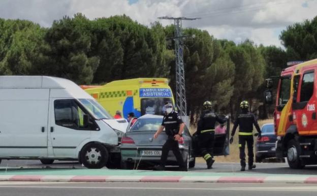 Muere una mujer de 72 años en una colisión entre su coche y una furgoneta en Íscar