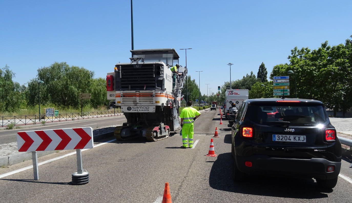 Cortes en la Avenida Zamora con el Paseo de Zorrilla por el asfaltado