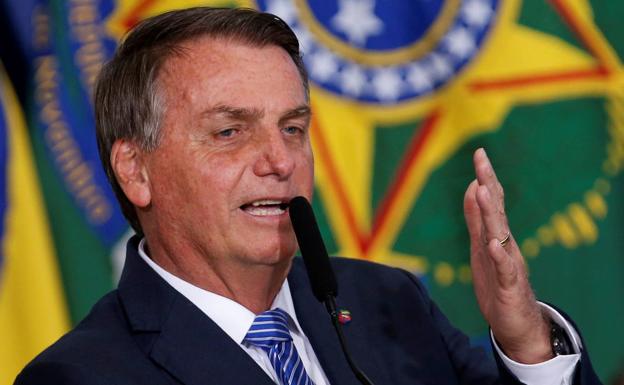 Bolsonaro, desafiante hasta en el banquillo