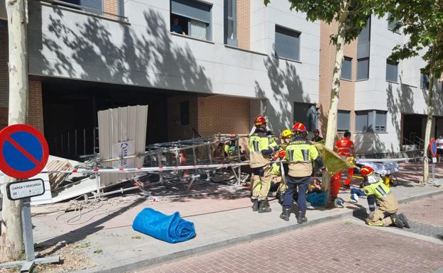 Tres trabajadores heridos en el desmontaje de un andamio en Valladolid