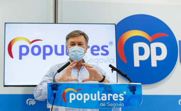 Vázquez: «Ni se va a cerrar un solo consultorio local ni se va a suprimir una sola plaza de médico»