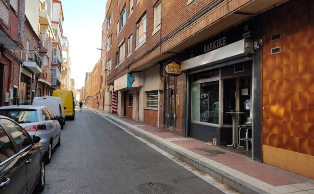 Detenido por dar un botellazo y pisar la cabeza a un hombre frente a un bar de Valladolid