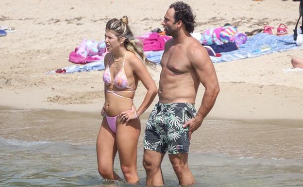 Anita Matamoros, Nacho Santandreu y Makoke, trío de amor en Ibiza